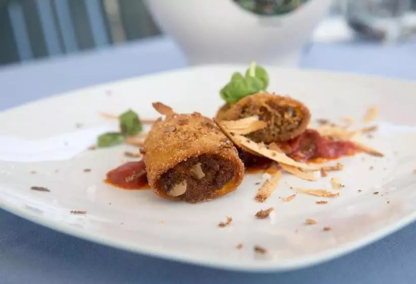 Holiday Eolie Village