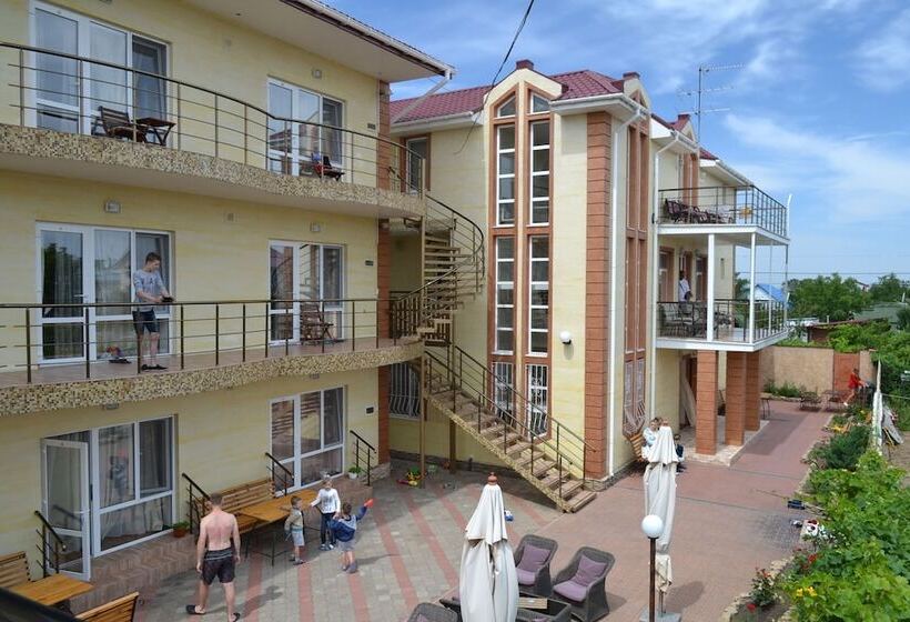 בית מלון כפרי Adam And Eve