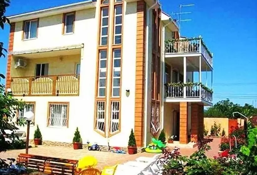 בית מלון כפרי Adam And Eve