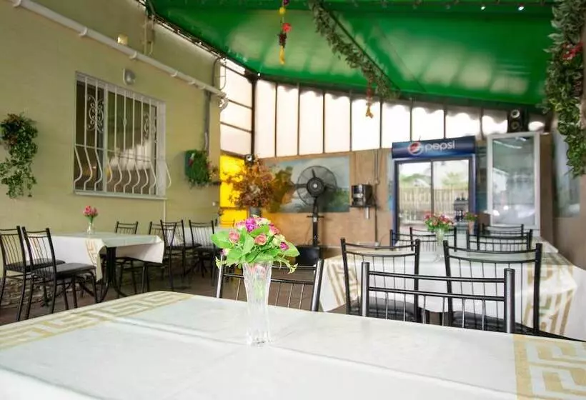 בית מלון כפרי Adam And Eve