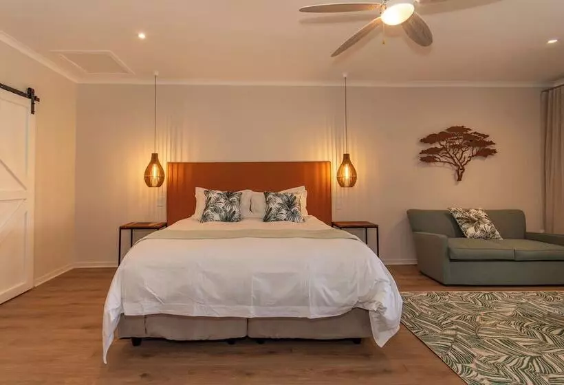 ホテル Chestnut Country Lodge