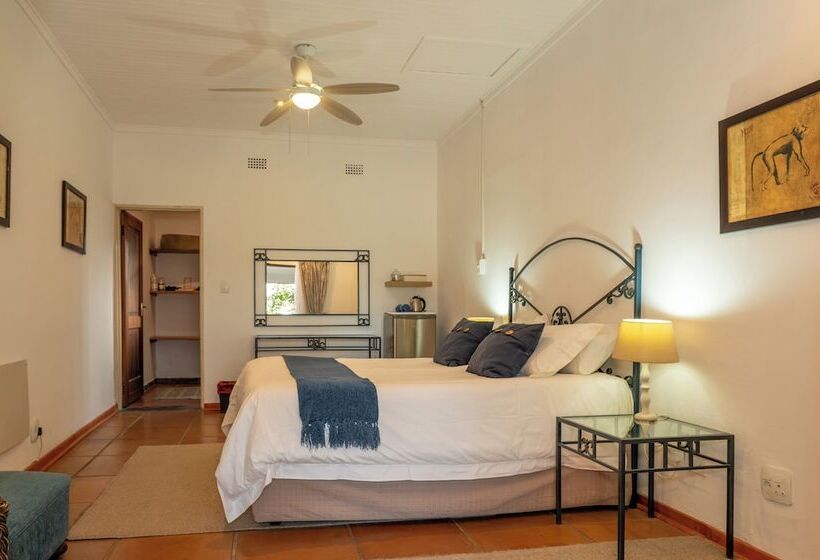 בית מלון כפרי Chestnut Country Lodge