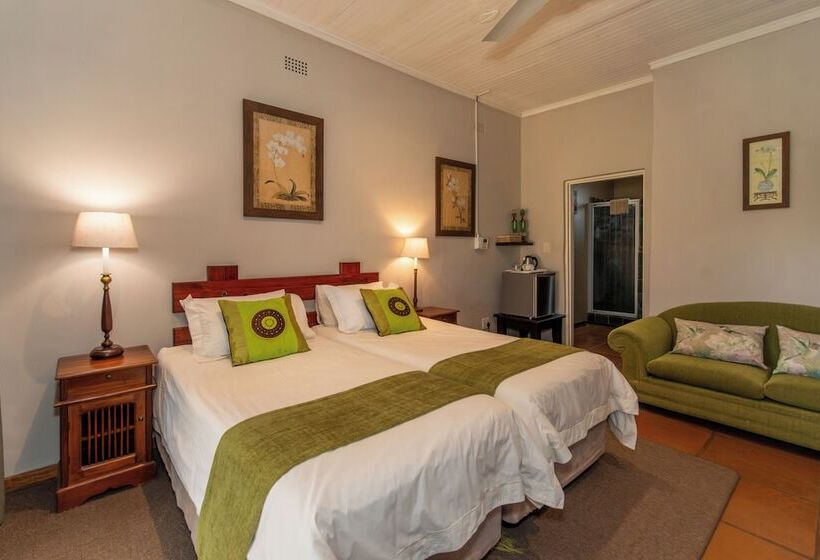 בית מלון כפרי Chestnut Country Lodge