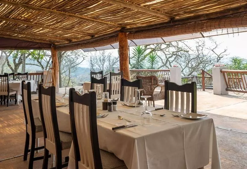 ホテル Chestnut Country Lodge