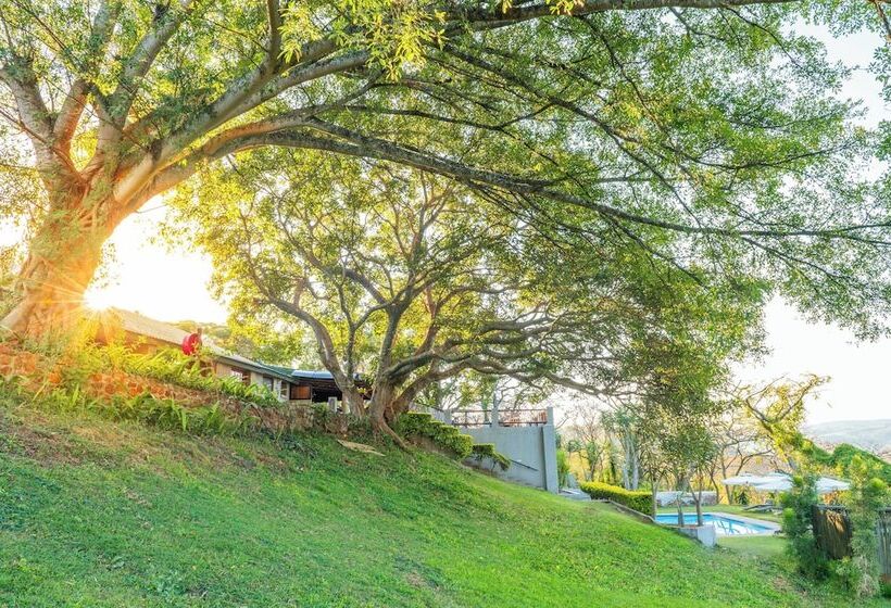 בית מלון כפרי Chestnut Country Lodge