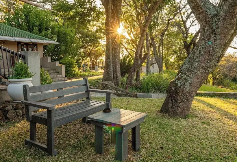 ホテル Chestnut Country Lodge