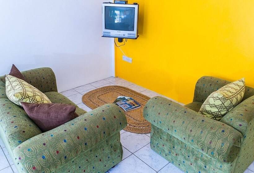 هتل Four Springs Inn