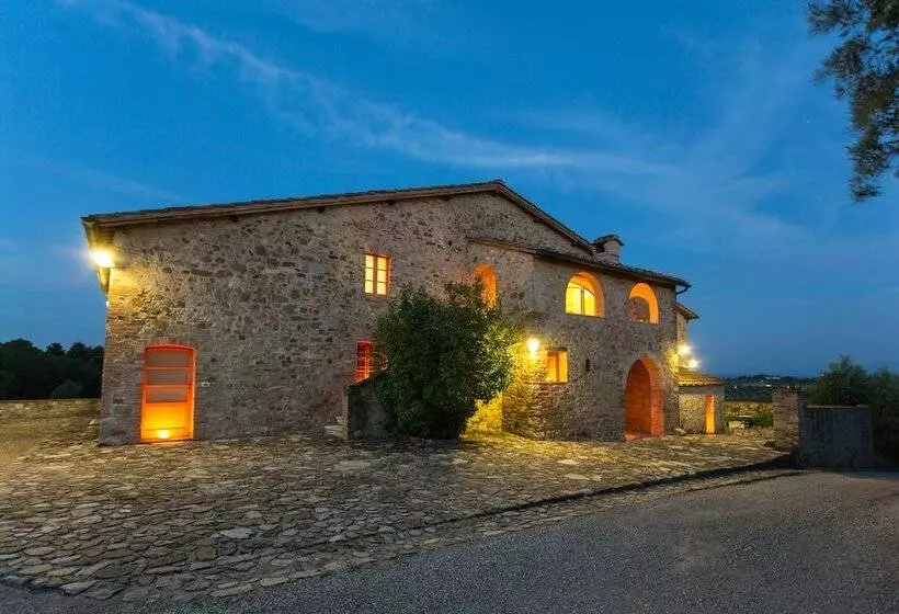 هتل Tenuta Di Monaciano