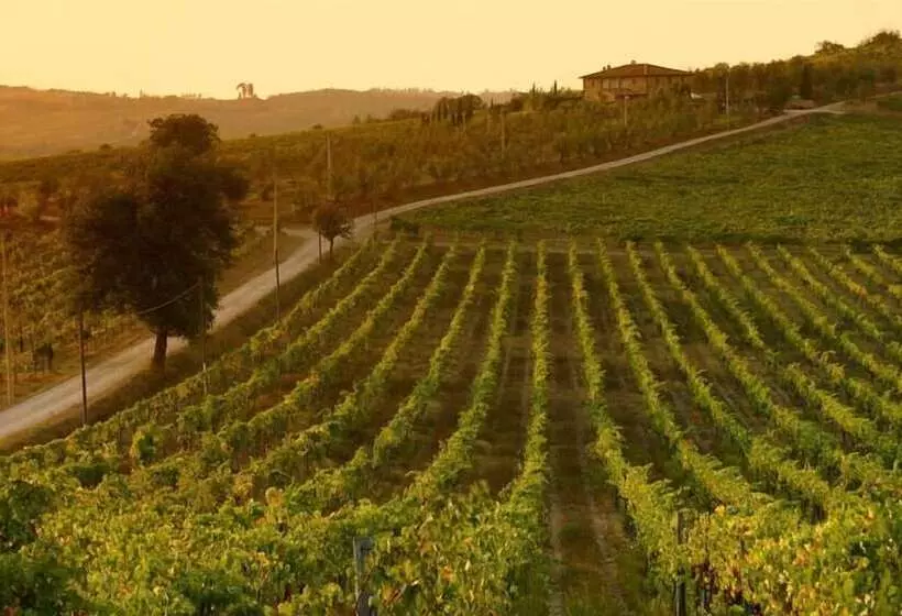 هتل Tenuta Di Monaciano