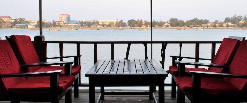 فندق The River Lodge