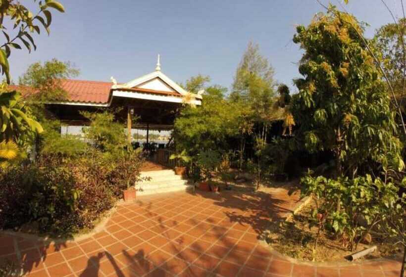 فندق The River Lodge