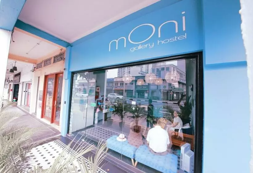 Moni Gallery Hostel