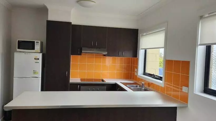 Oceanic On Thompson Apartments