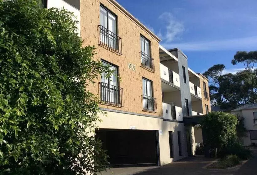 Oceanic On Thompson Apartments