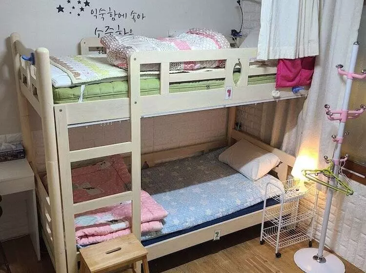 Majatalo Apple Tree Guesthouse