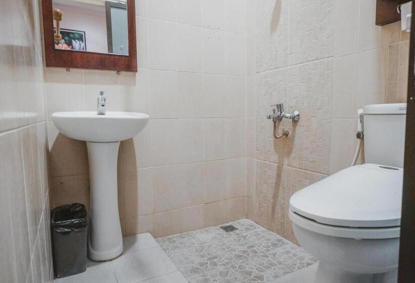 פנסיון Reddoorz Near Galeria Mall 2