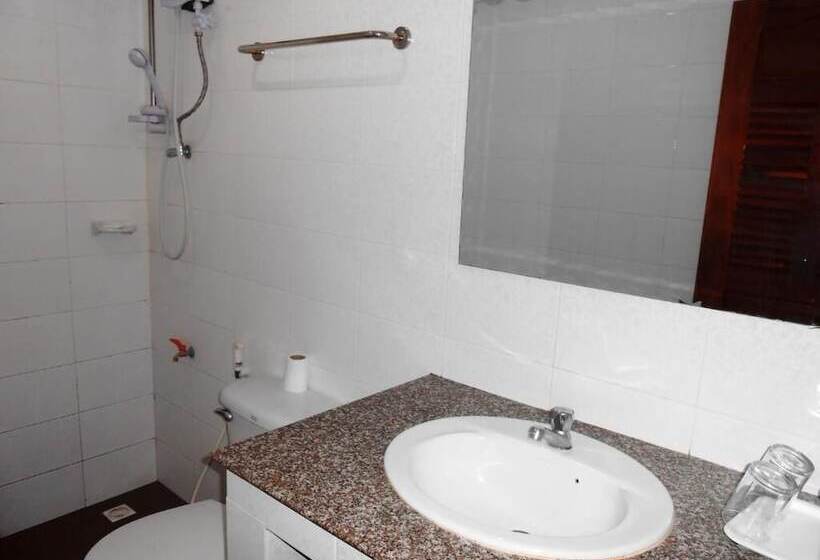 هتل Chaleunehoung