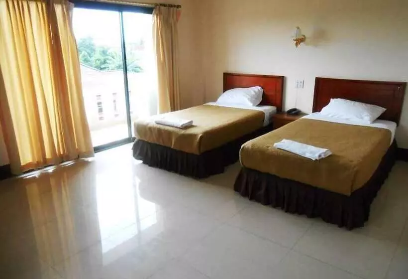 ホテル Chaleunehoung