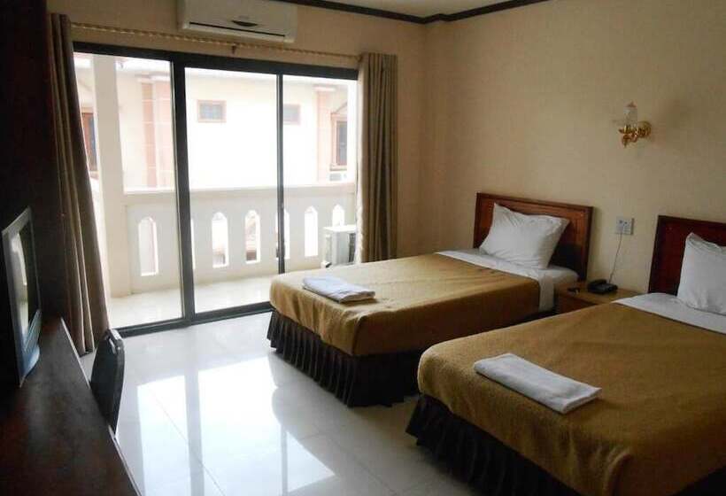 هتل Chaleunehoung