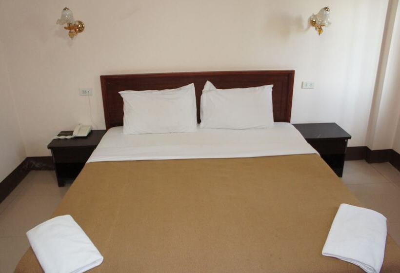 هتل Chaleunehoung