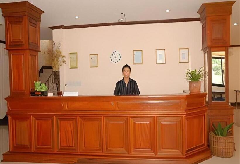 هتل Chaleunehoung