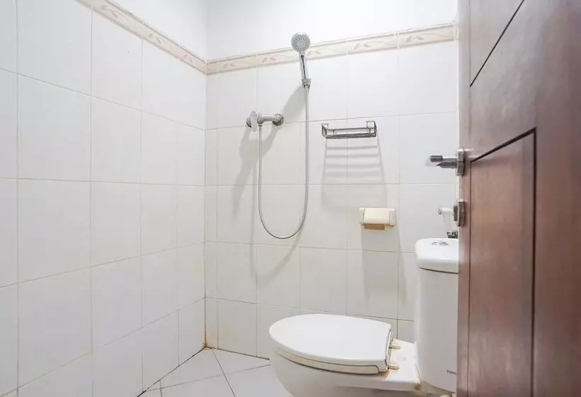 בית מלון כפרי Gana Inn Legian