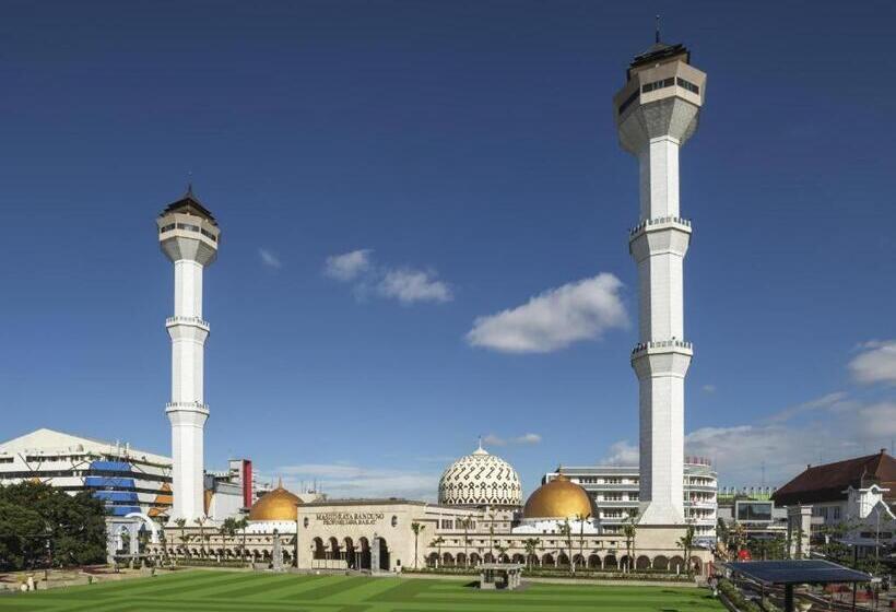 בית מלון כפרי Kenangan