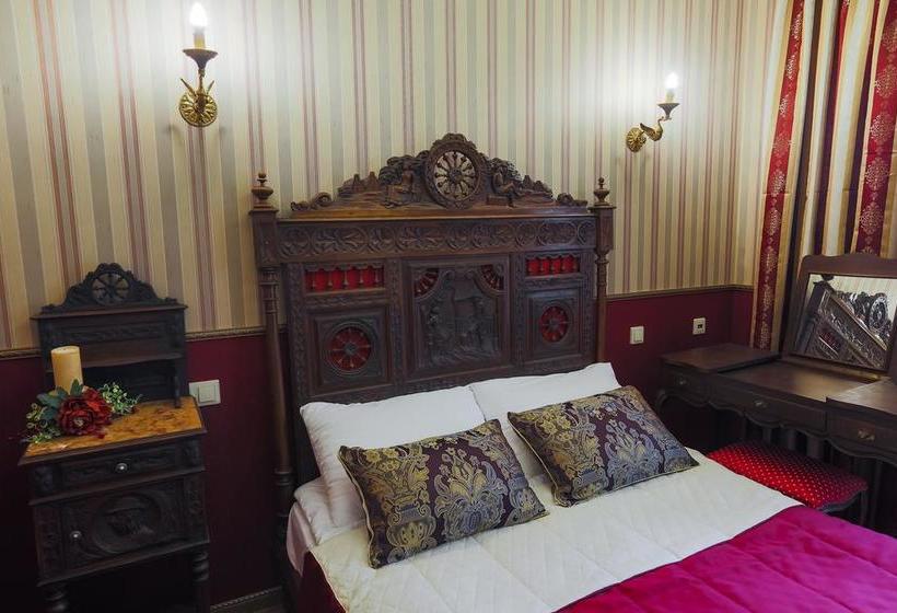 Arthotel Poruchik Rzhevsky