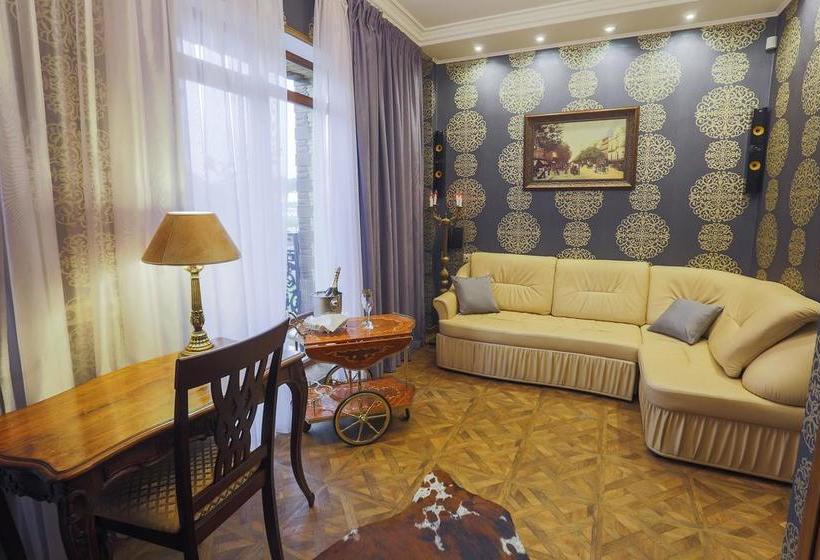 Arthotel Poruchik Rzhevsky