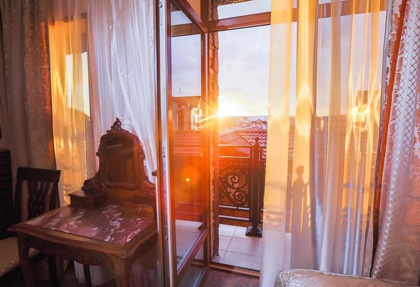 Arthotel Poruchik Rzhevsky