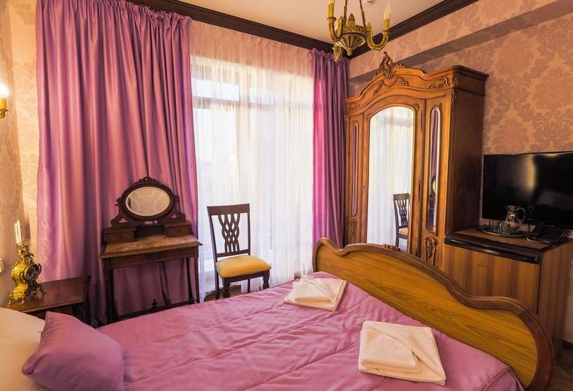 Arthotel Poruchik Rzhevsky