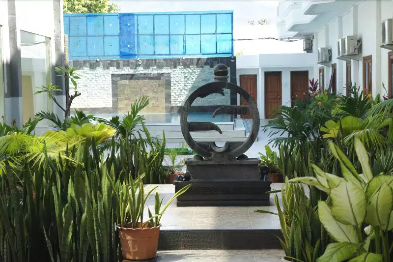 Sylvia Hotel Maumere