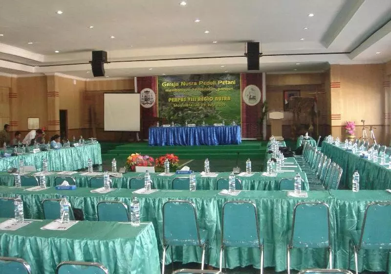 Sylvia Hotel Maumere