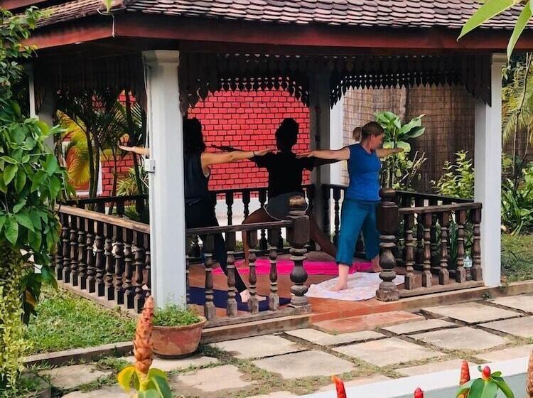 Isirafu Hotel & Residence