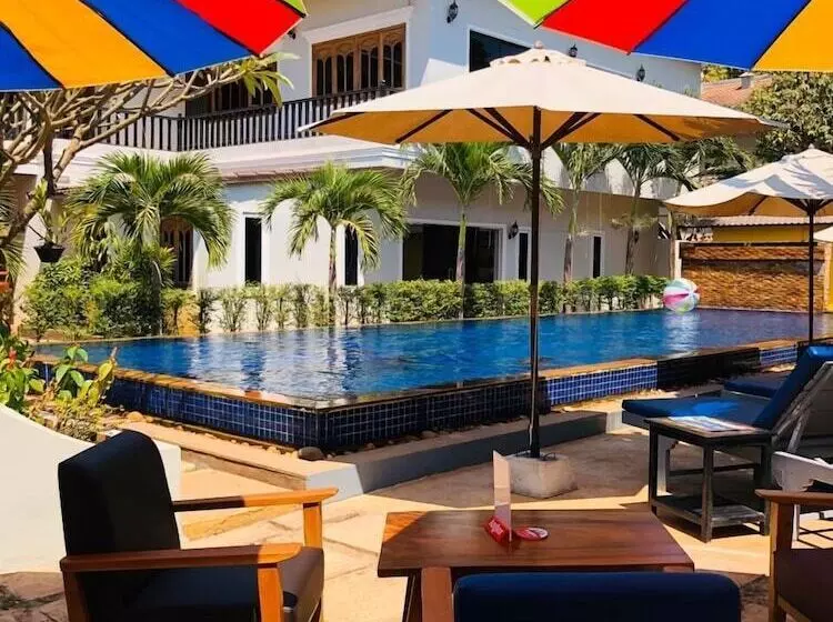 Isirafu Hotel & Residence