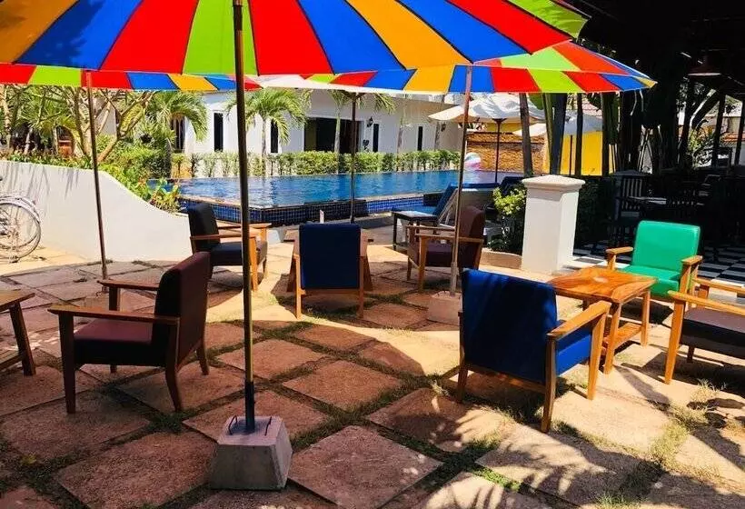 Isirafu Hotel & Residence