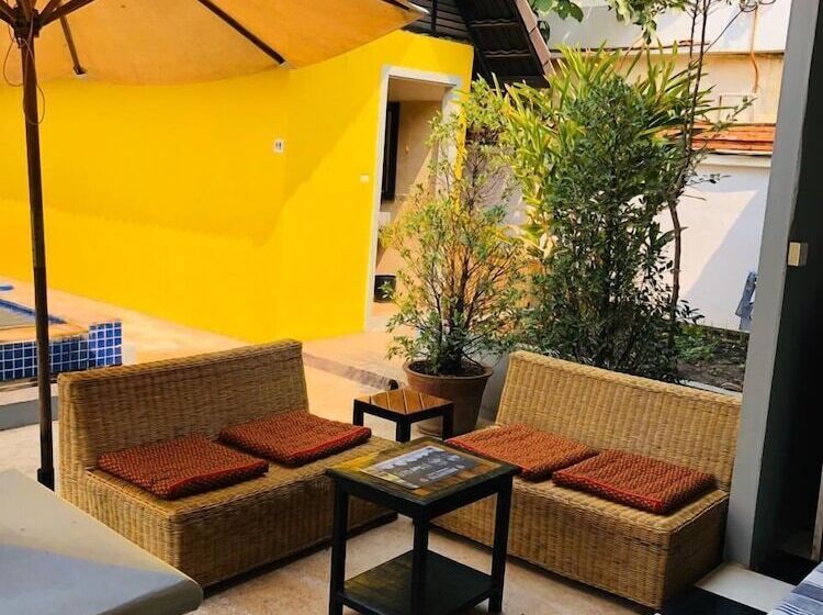 Isirafu Hotel & Residence