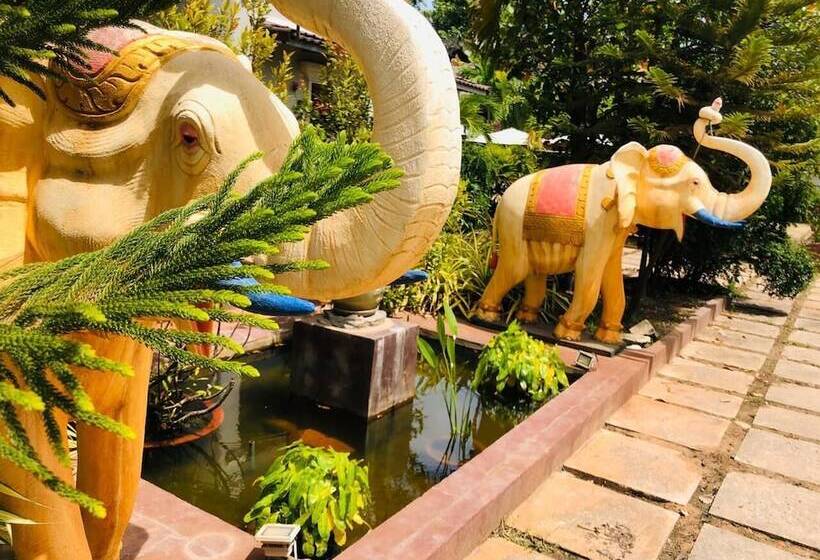 Isirafu Hotel & Residence