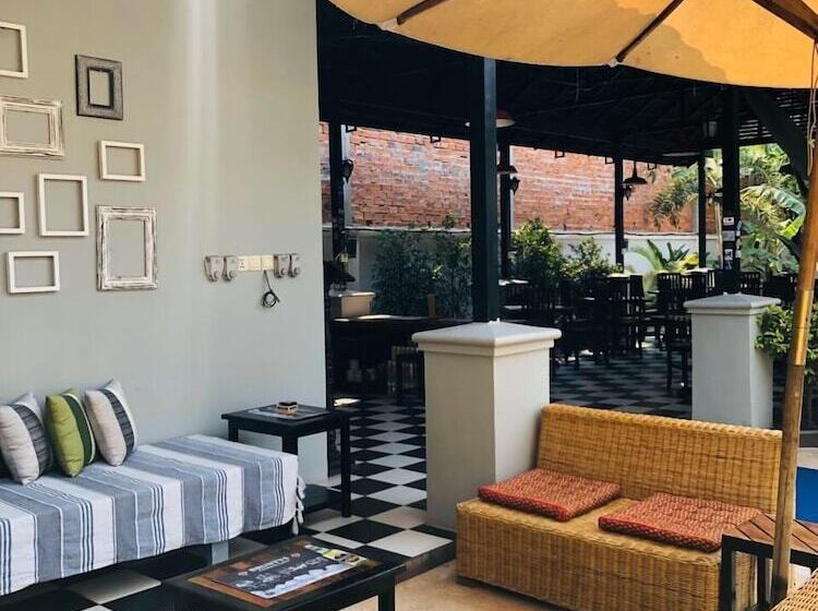 Isirafu Hotel & Residence