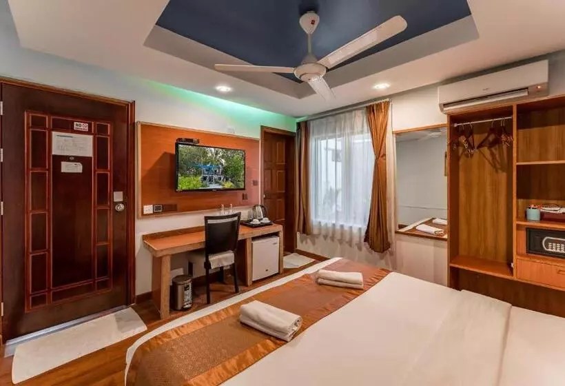 پانسیون Maamadi Boutique