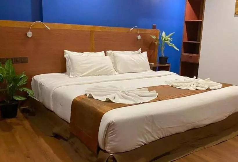 پانسیون Maamadi Boutique