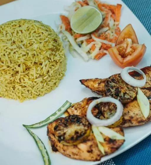 پانسیون Maamadi Boutique