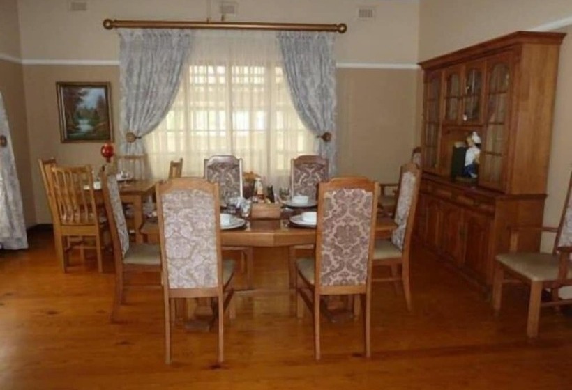 بنسيون Rose Petals Guest House