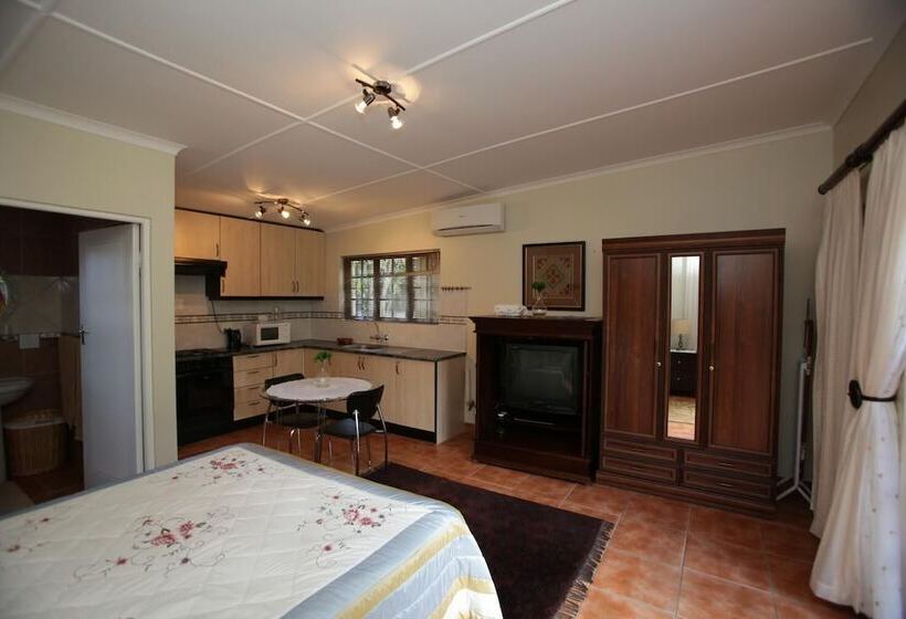 بنسيون Rose Petals Guest House