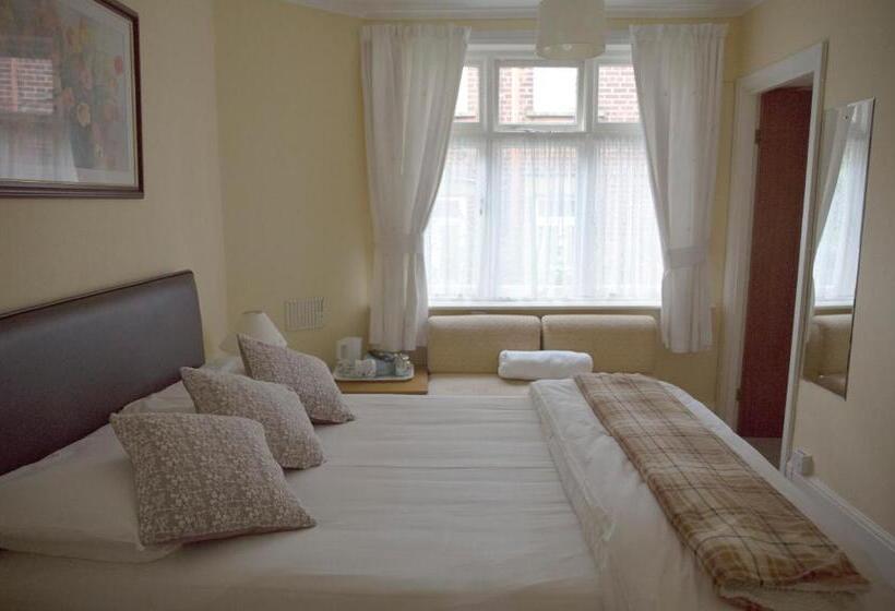 פנסיון Villa Marina