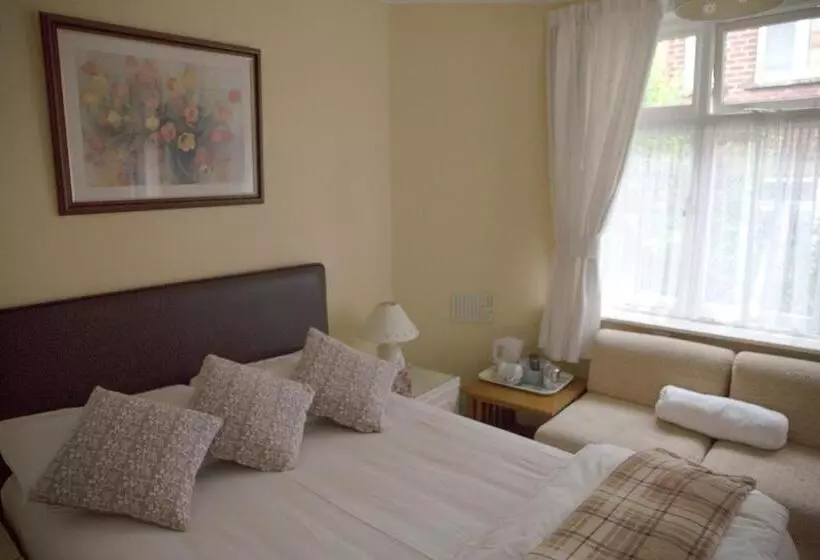 פנסיון Villa Marina