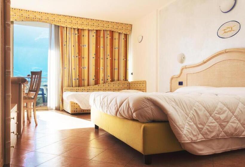 Surf Hotel Pier   Montagnoli Group