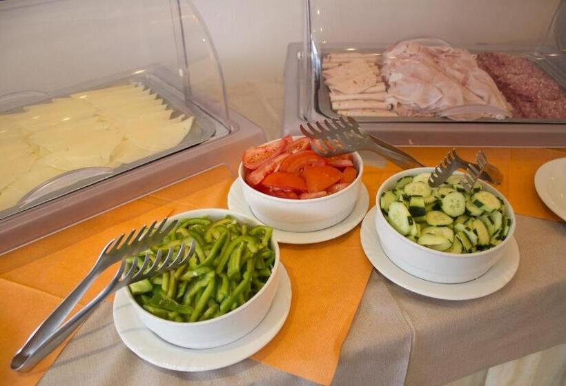 Surf Hotel Pier   Montagnoli Group