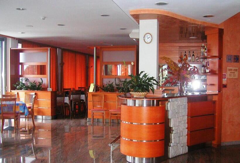 Surf Hotel Pier   Montagnoli Group