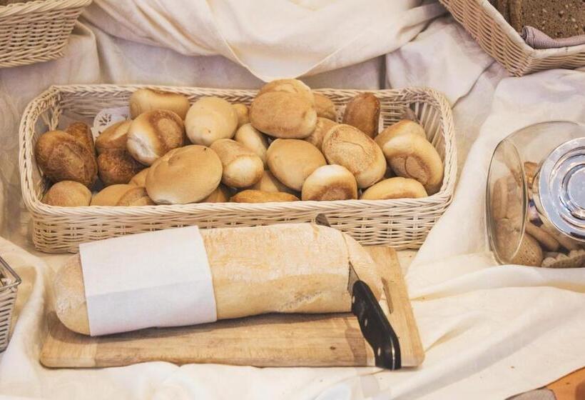 Surf Hotel Pier   Montagnoli Group